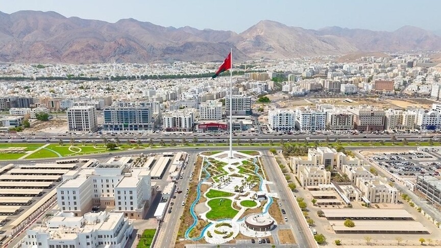 مسقط: غارات إسرائيل على مطار بسوريا تهديد لأمن المنطقة
