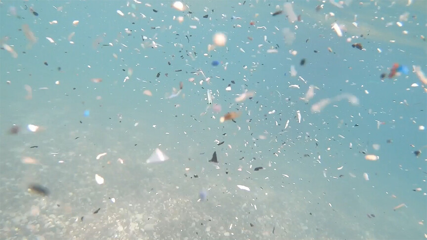 Güneyden esen rüzgar, Akdeniz kıyılarında plastik atık birikimine neden oluyor haber görseli