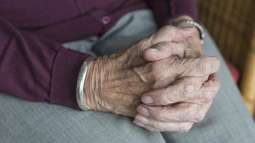 Personi më i moshuar në botë feston 117 vjetorin në Britani