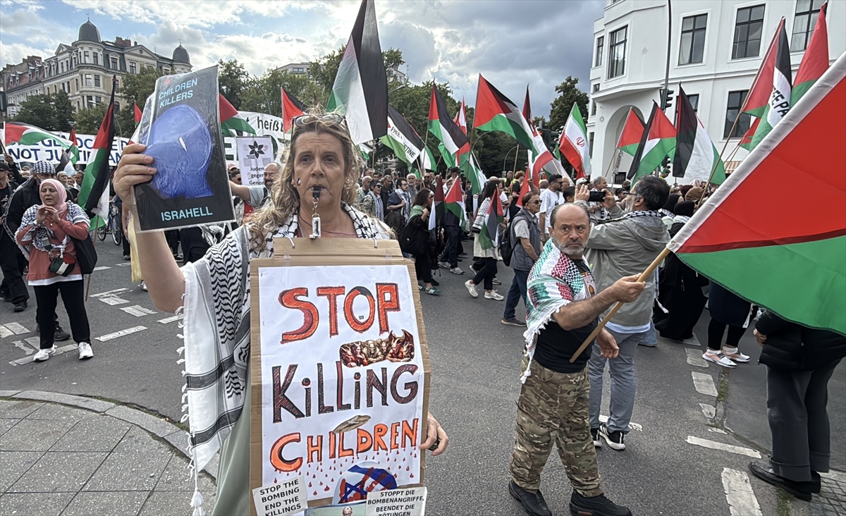 Berlin'de Filistin'e destek gösterisi: İsrail protesto edildi