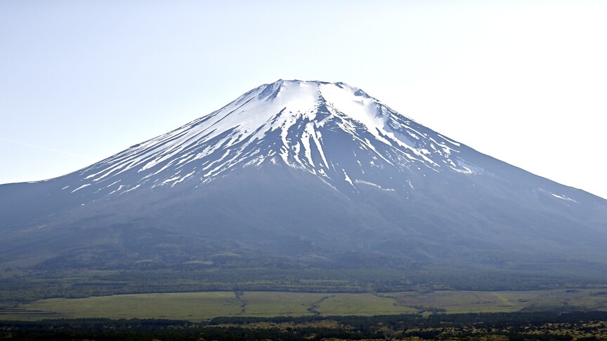 Japonya'da bir baba, Fuji Dağı'na tırmanmak için 7 yaşındaki oğlunu 2 bin metrede yalnız bıraktı haber görseli