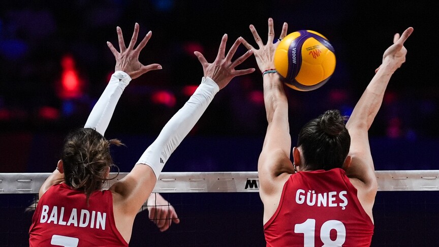 A Milli Kadın Voleybol Takımı, Avrupa Şampiyonası'nda yarın Slovenya ile karşılaşacak haber görseli