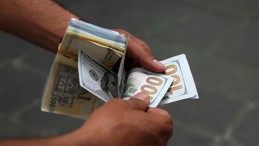 İran'da dolar serbest piyasada tarihinin en yüksek seviyesine çıktı haber görseli