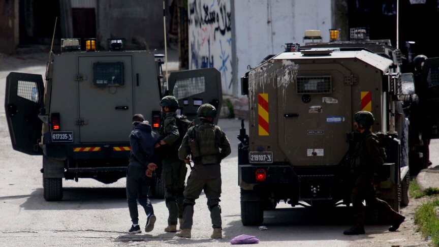 Israeli army arrests 14 Palestinians as occupiers escalate attacks in West Bank
