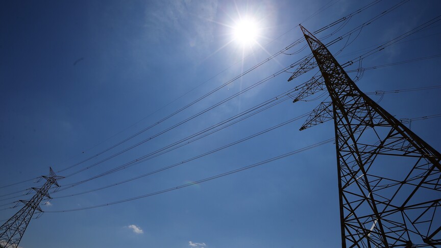 Türkiye'nin elektrik kurulu gücü 126 bin 476 megavata ulaştı haber görseli