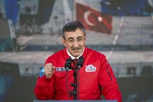 Cumhurbaşkanı Yardımcısı Yılmaz, TEKNOFEST Mavi Vatan'ı ziyaret etti