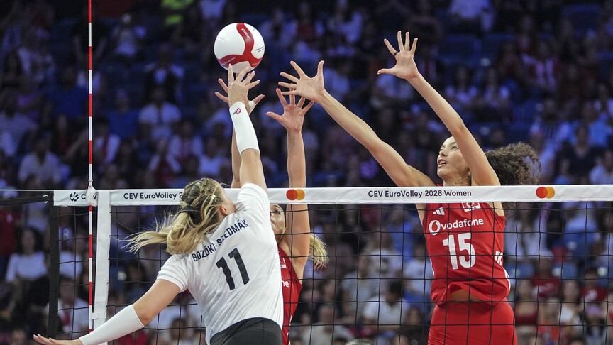 A Milli Kadın Voleybol Takımı, Macaristan'ı yendi haber görseli