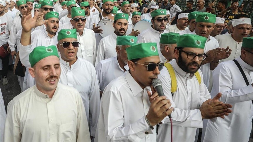 في حب النبي.. مواكب صوفية تُضيء شوارع مصر احتفالاً بالمولد