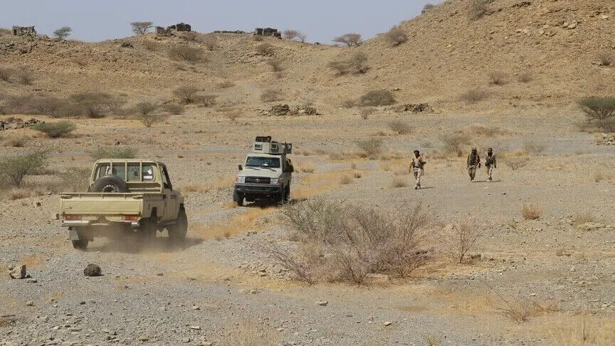 قوات موالية للحكومة تعلن التصدي لمسيرات حوثية غربي عدن