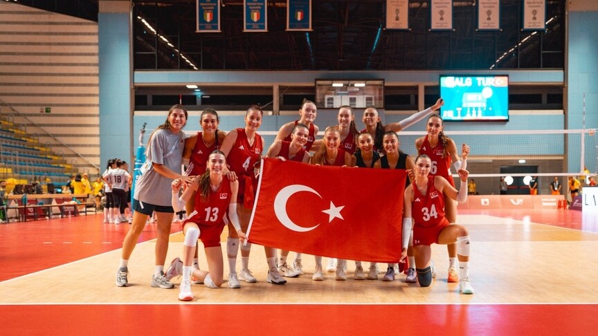 Kadın Milli Voleybol Takımı, Cezayir'i mağlup etti haber görseli
