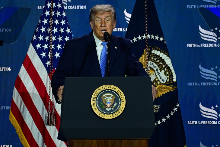 Trump njofton tarifa 50 për qind ndaj automjeteve dhe çelikut kanadez duke filluar nga 1 janari