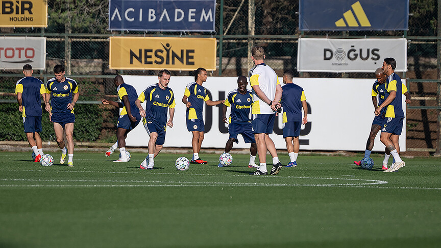 Fenerbahçe'nin Olimpik Lyon maçı kamp kadrosu belli oldu haber görseli
