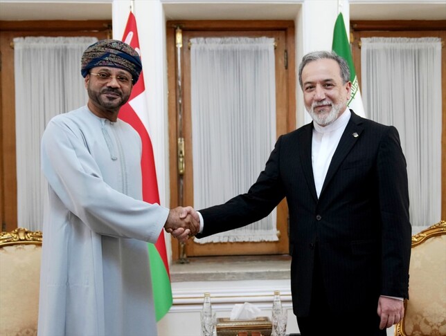 Irani dhe Omani shqyrtojnë propozimin për një rrugë të përbashkët detare përmes Ngushticës së Hormuzit