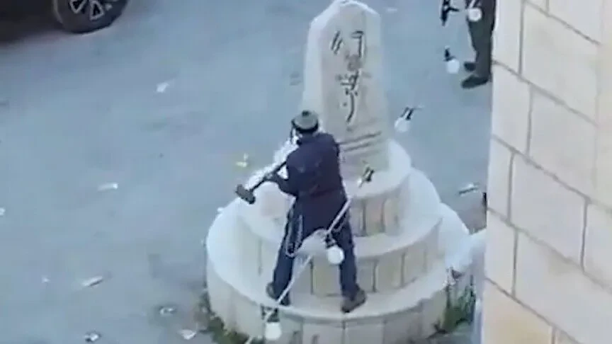 Ligjvënësi izraelit shkatërron memorialin palestinez në Bregun Perëndimor të pushtuar