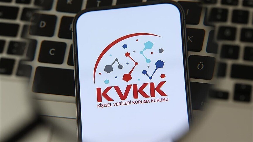 KVKK'den canlı maç yayını izlemek için "açık rıza" şartı koşan platforma ceza haber görseli