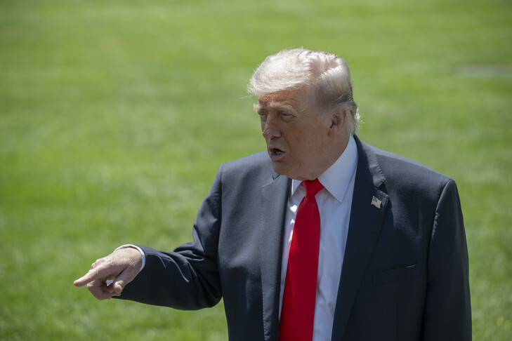 Trump  Udhëheqësi suprem i Iranit Mojtaba Khamenei është gjallë  por i plagosur  shumë rëndë 
