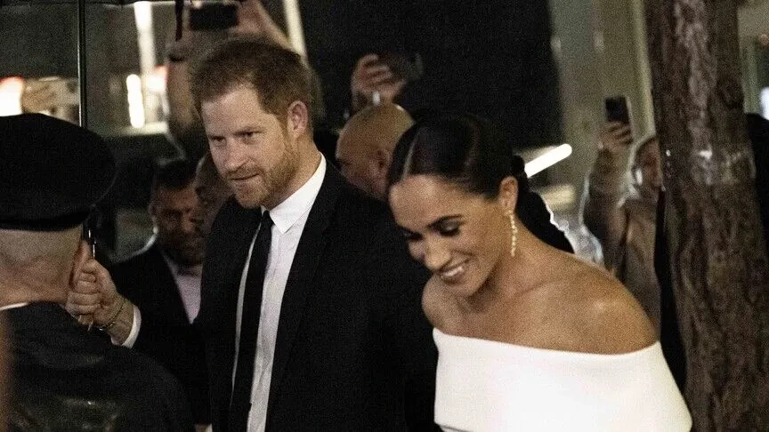 Princi Harry dhe Meghan Markle kthehen në Britani