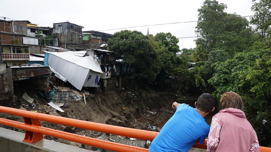 El Salvador'da, El Nino kaynaklı iklim olayları nedeniyle "kırmızı alarm" ilan edildi haber görseli