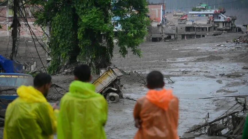 Putin u dërgon mesazhe ngushëllimi Kinës dhe Nepalit për përmbytjet vdekjeprurëse dhe rrëshqitjet e dheut