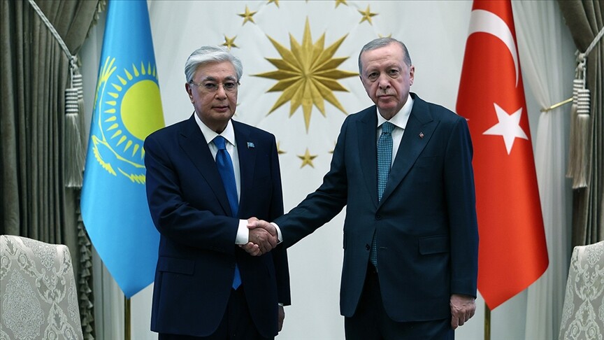Cumhurbaşkanı Erdoğan, Kazakistan Cumhurbaşkanı Tokayev ile telefonda görüştü haber görseli