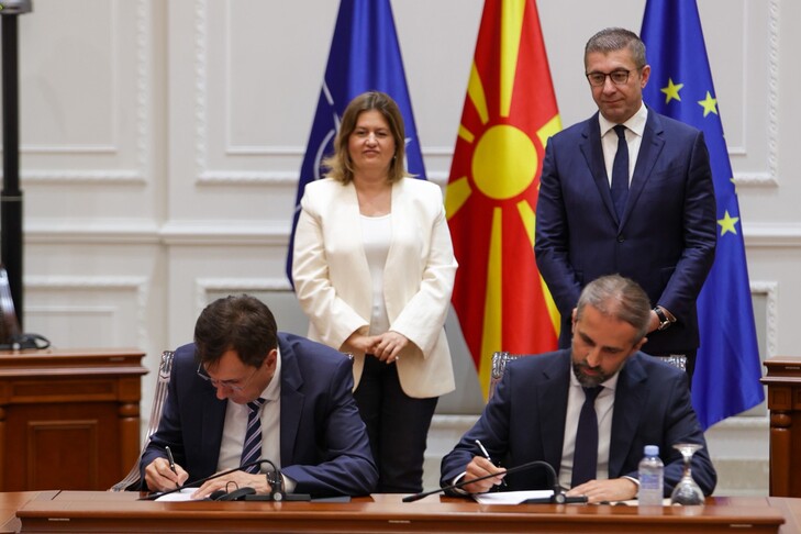 Maqedoni e Veriut  Nënshkruhet kontrata për ndërtimin e interkonektorit të gazit me Serbinë