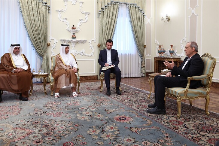 رئيس وزراء قطر يبحث مع 4 مسؤولين إيرانيين خفض التصعيد وممر هرمز