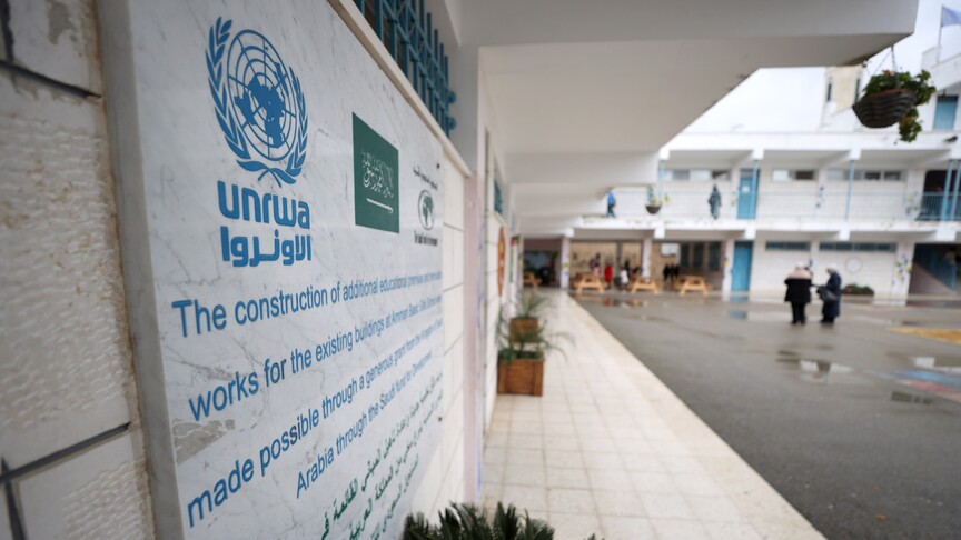 UNRWA Batı Şeria Direktörü, İsrail'in çıkardığı zorluklara rağmen faaliyetlerini sürdüreceklerini söyledi haber görseli