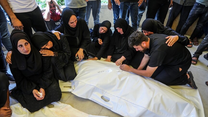 İsrail’in Gazze Şeridi’ne yönelik hava saldırısında 3'ü aynı aileden 5 kişi yaşamını yitirdi haber görseli