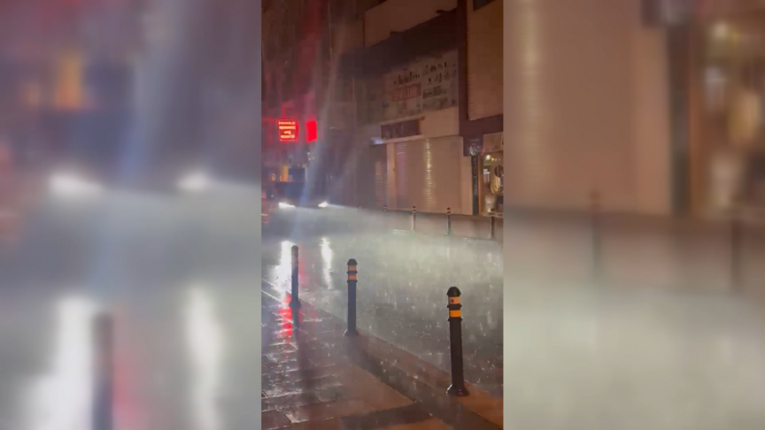 İstanbul'da gök gürültülü sağanak etkili oluyor haber görseli