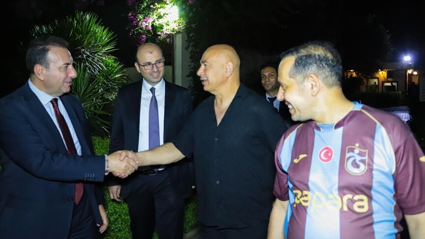 Filistin'e desteğiyle öne çıkan Mısırlı Teknik Direktör Hasan, Salah'ın Türkiye'de başarılı olacağını söyledi haber görseli
