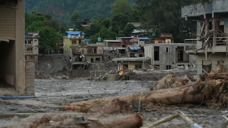 Numri i të vdekurve nga përmbytjet në Nepal rritet në 472  mbi 1 mijë të zhdukur