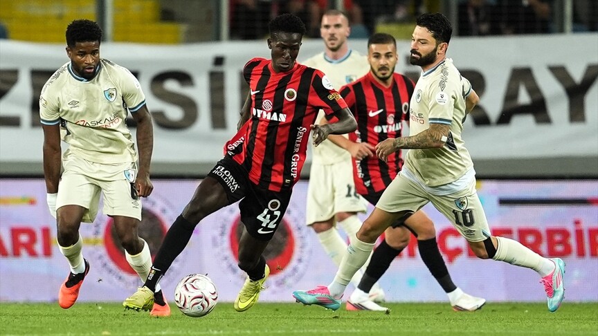 Gençlerbirliği ile Erzurumspor FK 1-1 berabere kaldı haber görseli