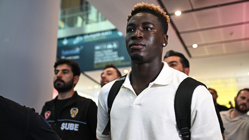 Ganalı futbolcu Oppong, Fenerbahçe için İstanbul'da haber görseli