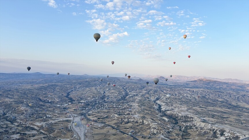 Fluturimi mbi Kapadokya  një mënyrë mahnitëse për ta parë Turqinë