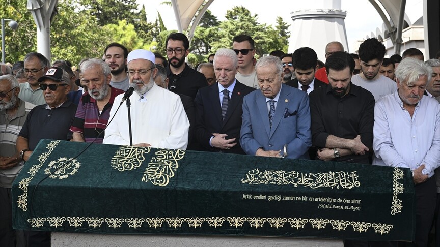 Yazar Ali Haydar Haksal son yolculuğuna uğurlandı haber görseli