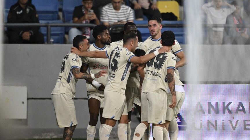 Erzurumspor FK, Süper Lig'deki ilk puanını üçüncü haftada aldı haber görseli