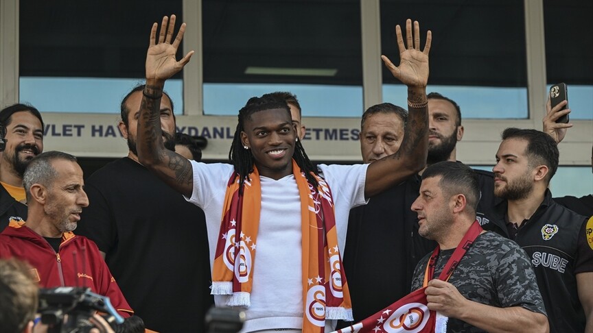 Rafael Leao, Galatasaray için İstanbul'da haber görseli