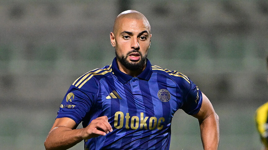 Fenerbahçe, Faslı futbolcu Sofyan Amrabat ile yollarını ayırdı haber görseli