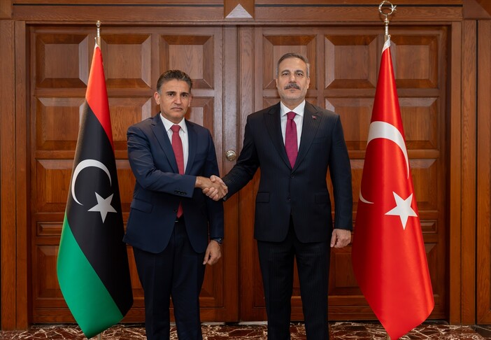 Ministri i Jashtëm turk pret shefin në detyrë të Shtabit të Përgjithshëm të Libisë