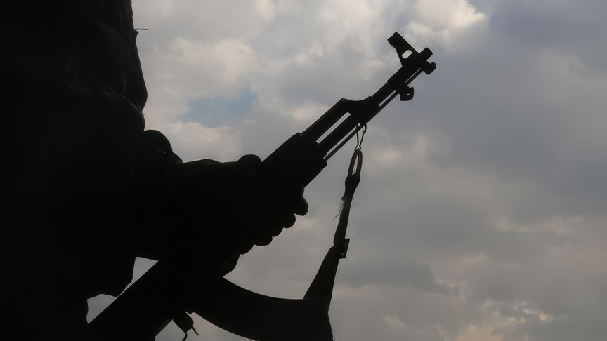 Irak hükümeti: Silahların devlete teslimi için yürütülen müzakereler olumlu şekilde sürüyor haber görseli