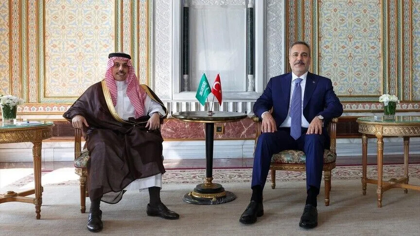 وزير الخارجية التركي يلتقي نظيره السعودي في إسطنبول (الأناضول). 