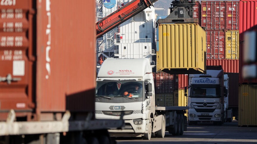 Türkiye'nin TDT ülkeleriyle yıllıklandırılmış ticaret hacmi temmuz itibarıyla 27,8 milyar dolara ulaştı haber görseli