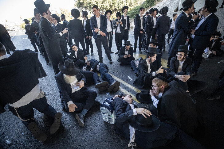 Policia izraelite përleshet me protestues hebrenj ultraortodoksë për shërbimin ushtarak