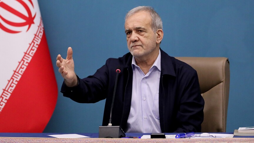 İran Cumhurbaşkanı Pezeşkiyan: ABD taahhütlerine dönerse İran da derhal adım atacaktır haber görseli