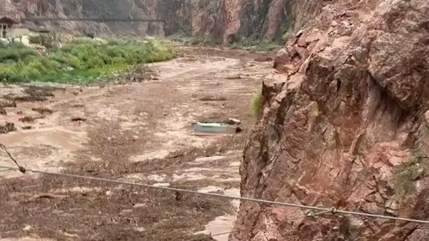 ABD'de Büyük Kanyon'daki selde hayatını kaybedenlerin sayısı 2'ye çıktı haber görseli