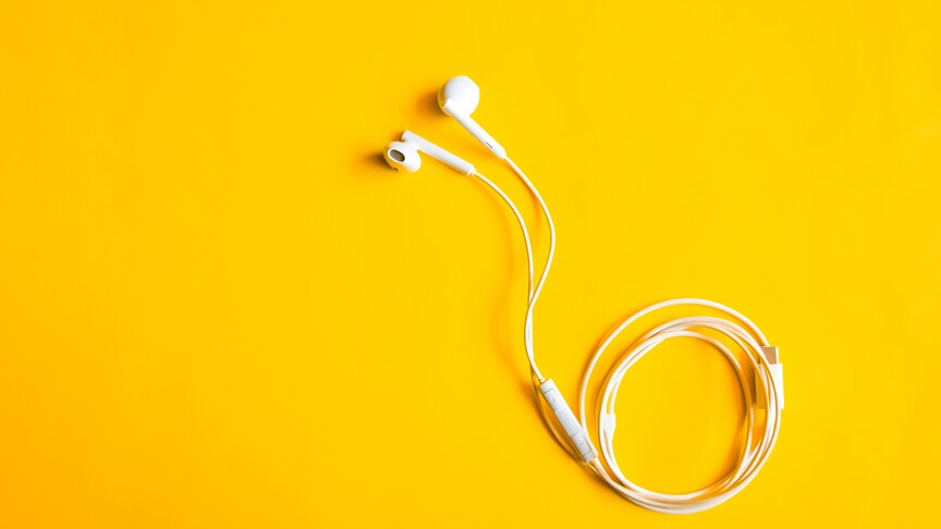 Uzmanlardan yüksek sesle müzik dinleyenlere "akustik travma" uyarısı haber görseli