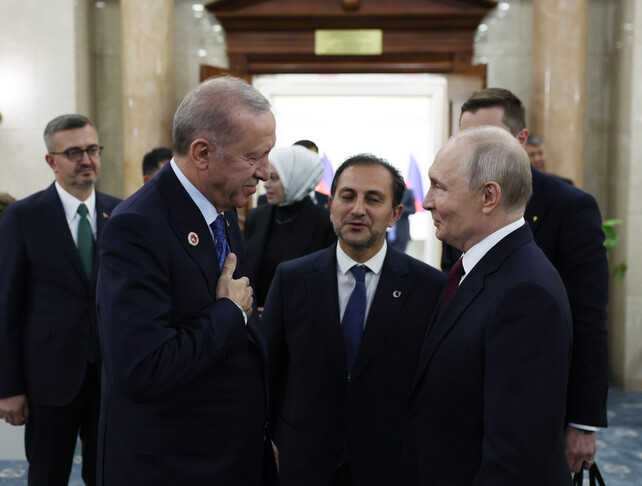 Përfundon takimi i presidentit turk me homologun rus në Bishkek