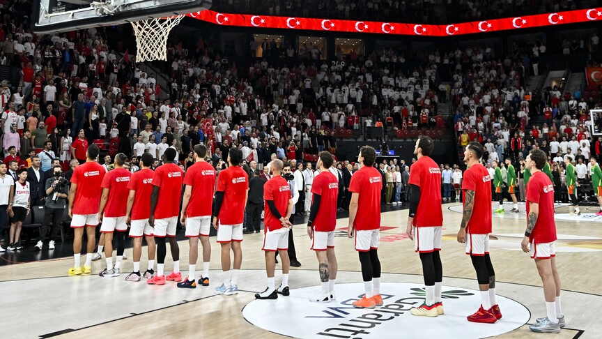 A Milli Erkek Basketbol Takımı, dünya sıralamasında 2 basamak yükseldi haber görseli