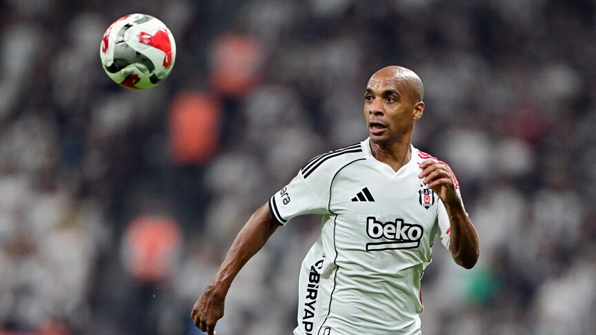 Beşiktaş'ta Portekizli futbolcu Joao Mario ile yollar ayrıldı haber görseli