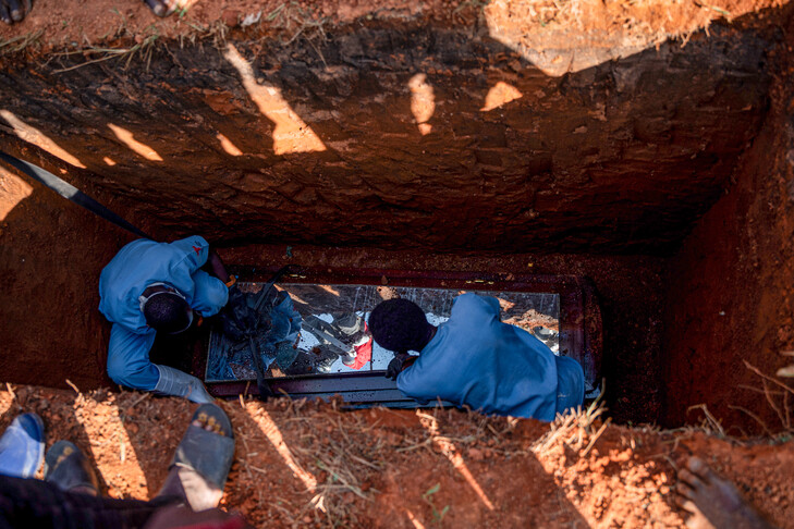 Organizata afrikane e shëndetit thotë se Ebola në RD të Kongos mbetet jashtëzakonisht serioze